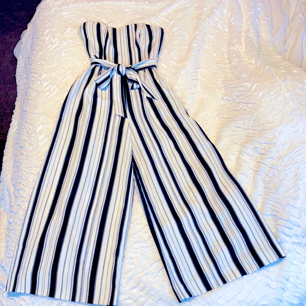 Dark blue and white strapless jumpsuit
